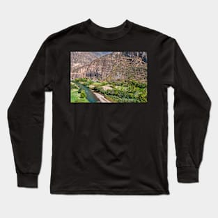 Round houses, Peru Long Sleeve T-Shirt